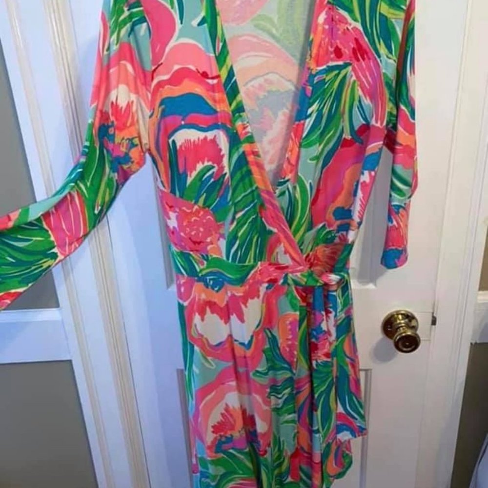 Lilly Pulitzer wrap dress! Size M.